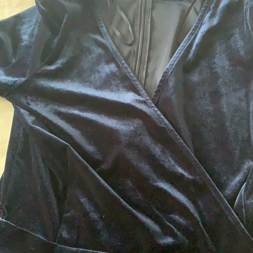 Blue velvet romper- size medium - Picture 6 of 6